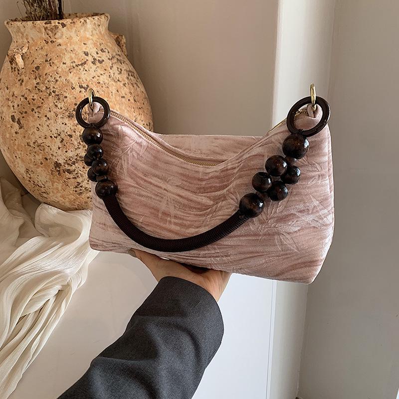 

Винтажная бархатная сумка на плечо цвета мха в китайском стиле с бисером розовый