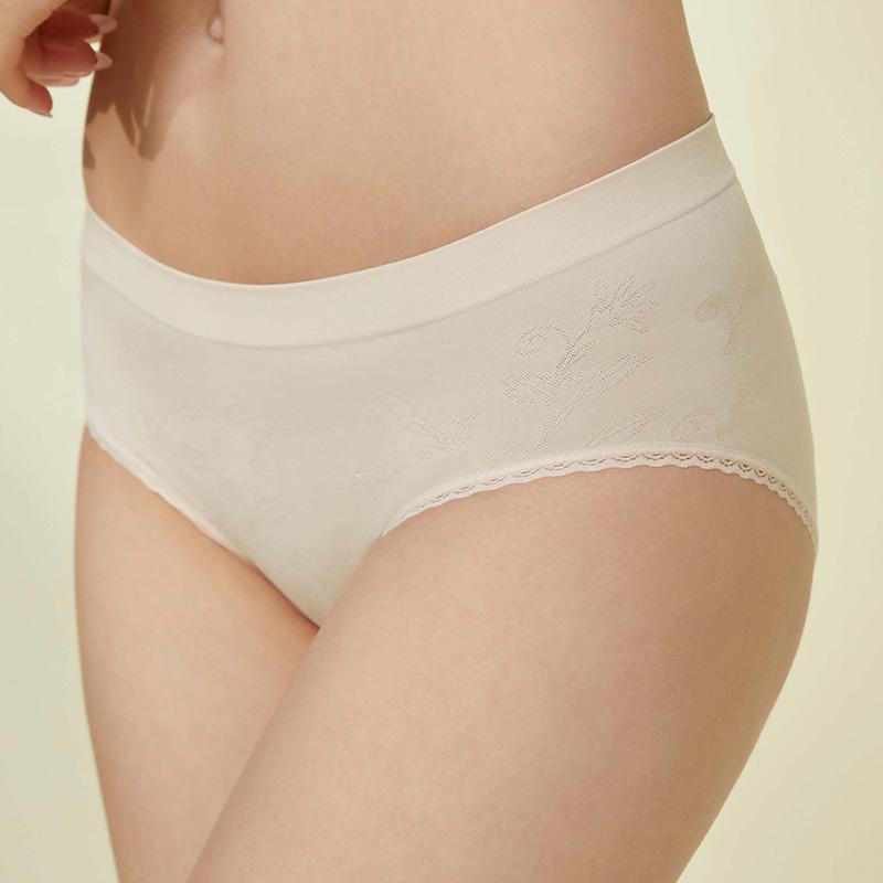 Super Comfortable Seamless Breathable Anti-Bacterial Women s Panties Made with Elastane M