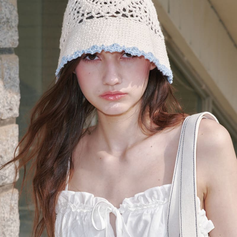 

ALLINCOMPLETE SunFlower Shell Crochet Hat (2 Colors) Ivory (SunFlower Shell)