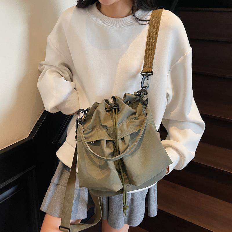 Multifunktionale Umhängetasche mit großer Kapazität Damen Rucksack mit Kordelzug Mehrfachtasche Umhängetasche