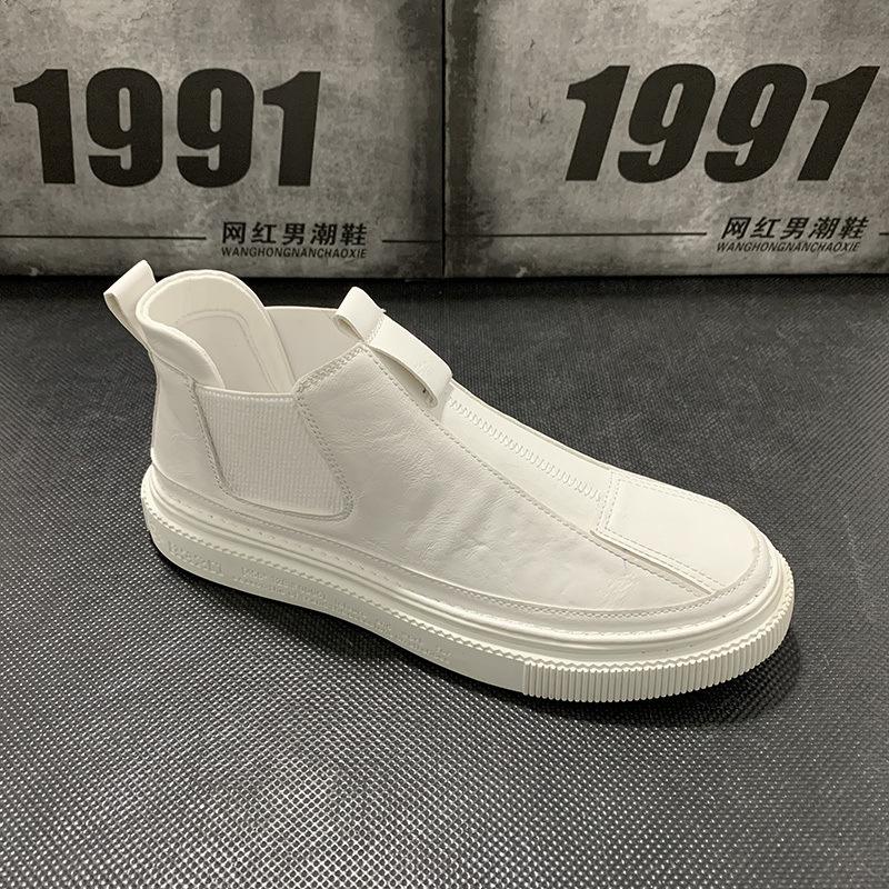 Autumn and winter new high-top flat-bottomed casual men's shoes Korean version of Martin boots spiritual guy trendy men's shoes