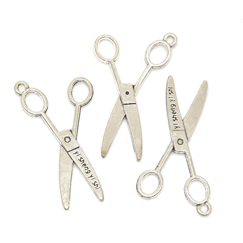 

Набор из 18 подвесок из сплава на швейную тематику: Подвески из игл, ниток, пуговиц и швейной машинки для самодельных украшений