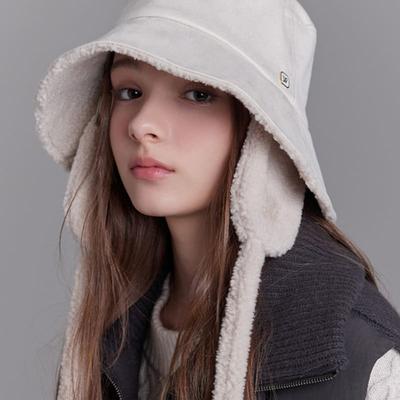 WHITE SANDS Wildleder-Bucket-Hat mit abnehmbaren Bouclé-Ohrenschützern Raysa (4 Farben)