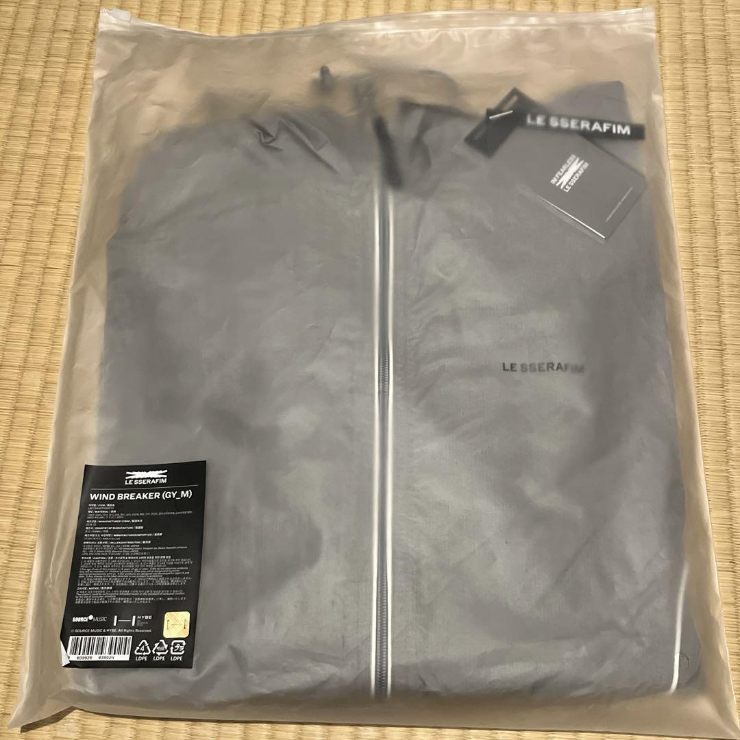 

[Б/У] Ветровка Lesserafim