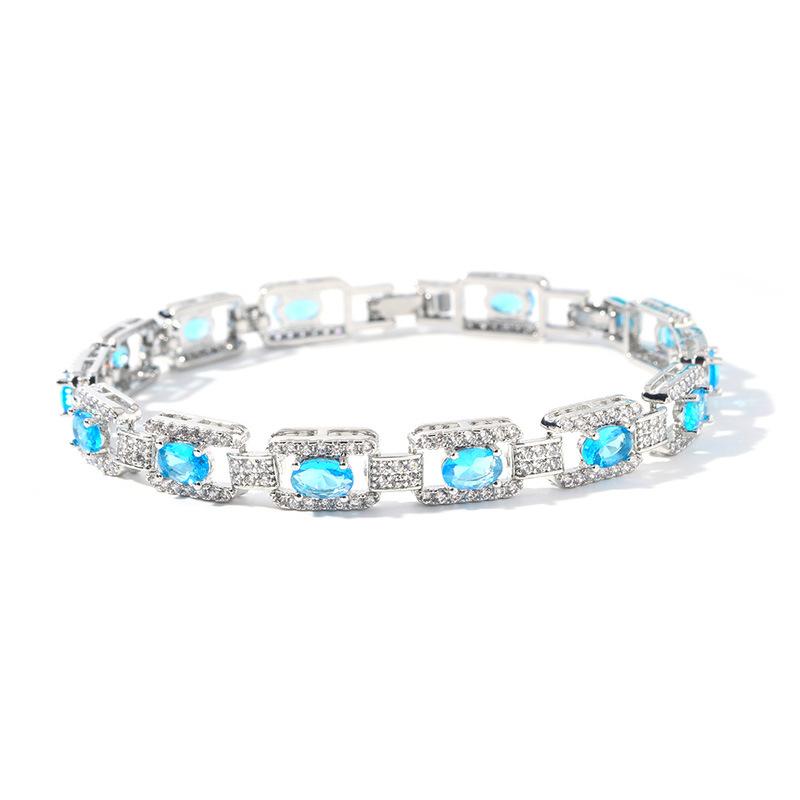 European and American Jewelry High Sense Zircon Bracelet Female Minority Design Light Luxury Full Rhinestone Personalized Bracelet Trend.