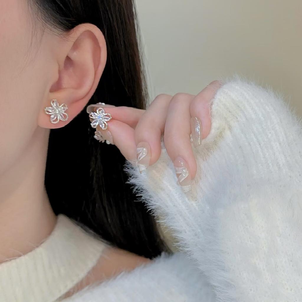 Dainty Flower Stud Earrings for Women Piercing Cartilage Ear Ring Cute Zircon Gold Color Women's Aesthetic Jewelry Gift