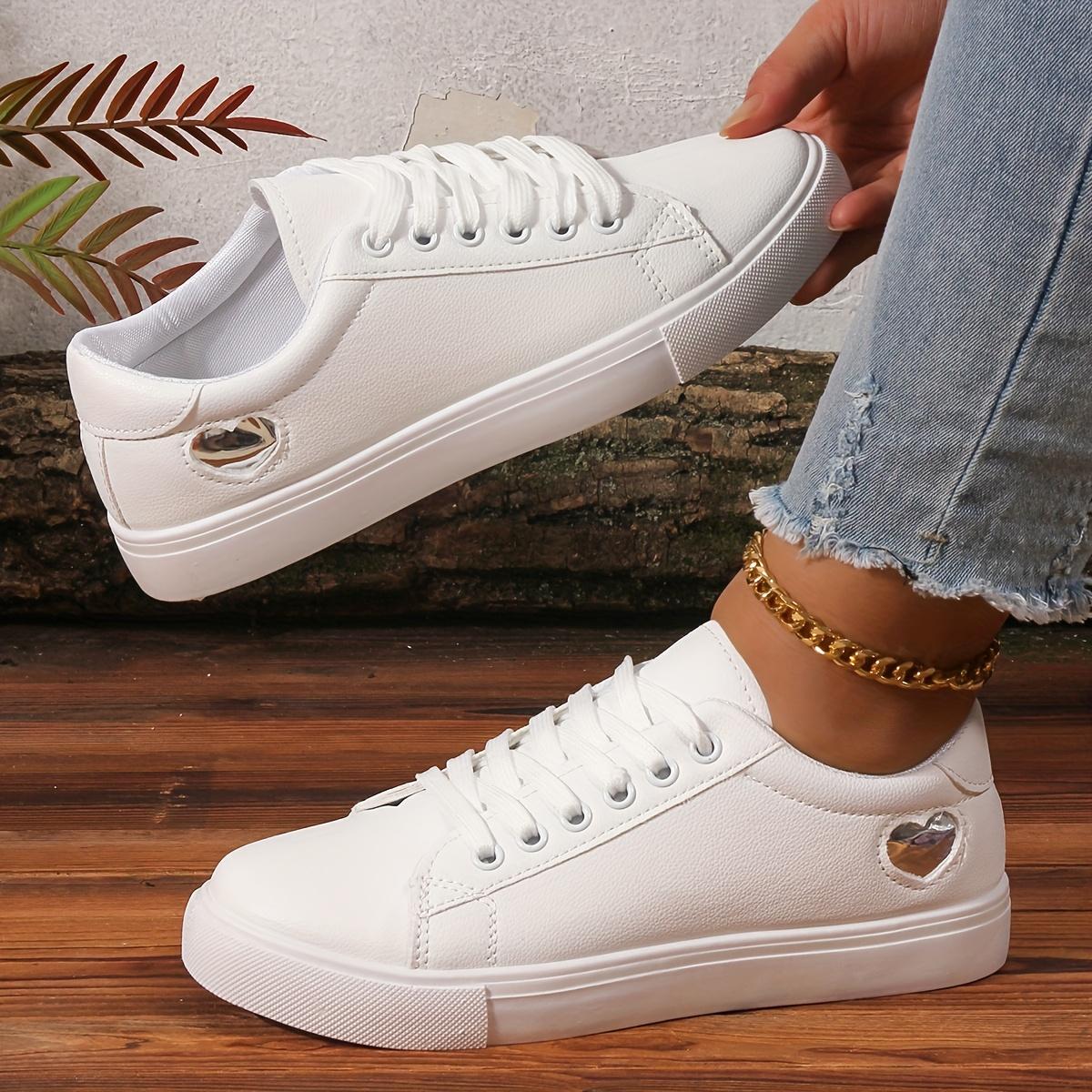 

Маленькие белые туфли женские 2025 новые мягкая подошва нескользящие для бега студенческие повседневные под все на плоской подошве базовые студенческие женские кеды 35