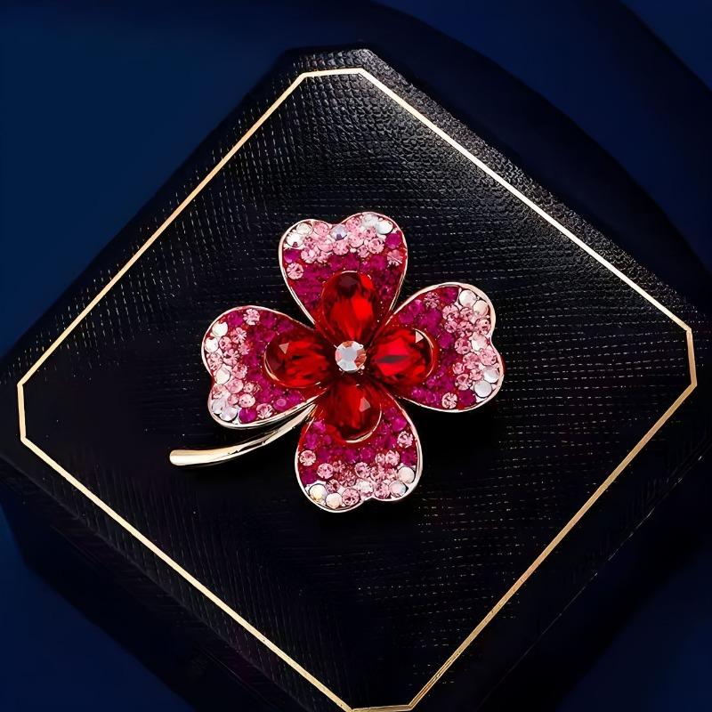 Retro Four-leaf Clover Brooch, High-end Women's Luxurious Charm, Crystal Corsage Design Sense, Niche Brooch