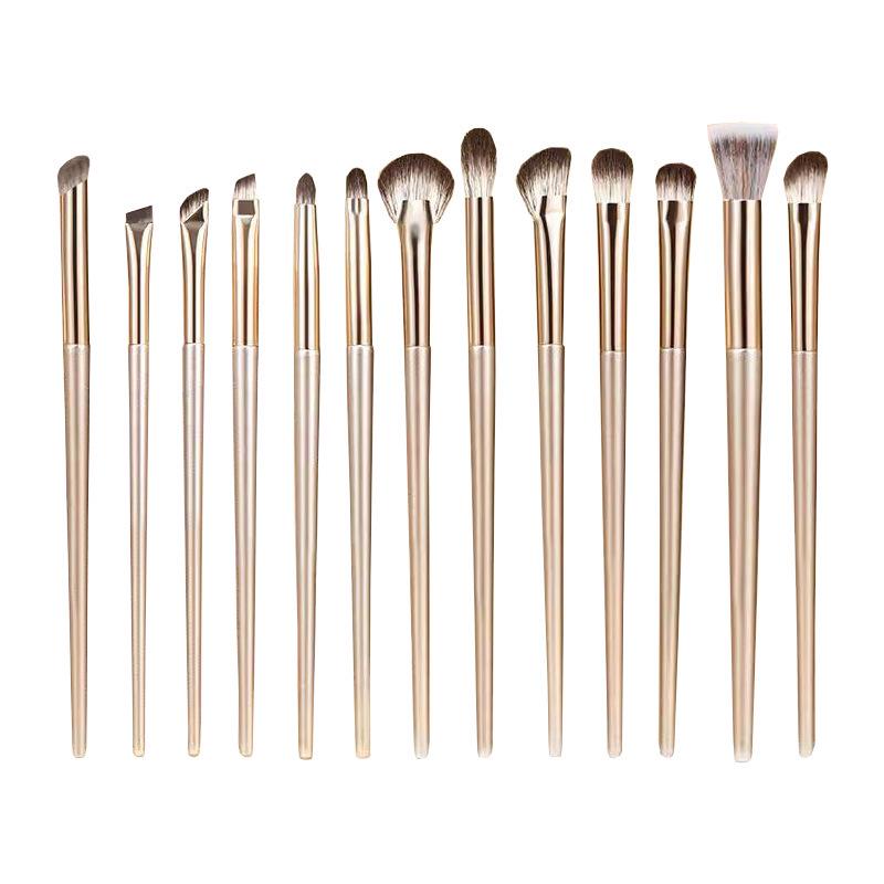 15-Piece Golden Eyeshadow Brush Set - Soft Hair Detail Brushes for Nose Shadow and Blending.