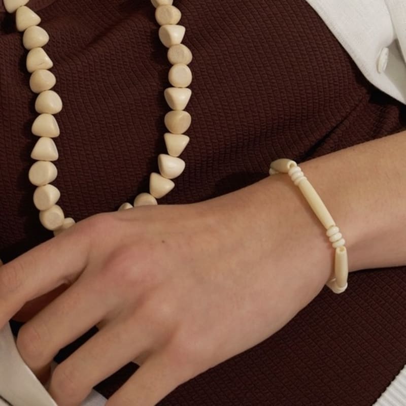 LOVE ME MONSTER Natural Horn Bracelet