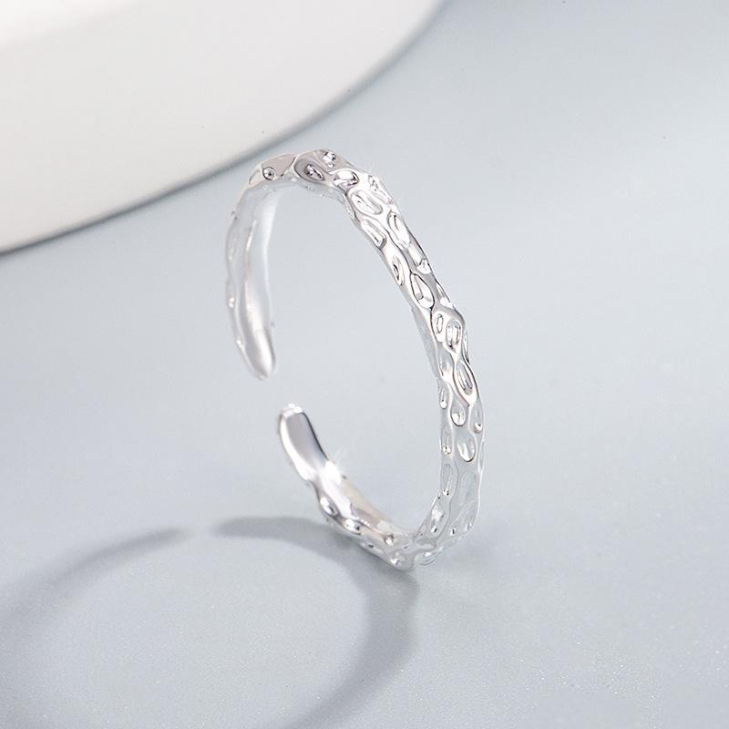 Colorfast Titanium Steel Hammered Texture Women's Minimalist Index Ring - Wear Without Removal