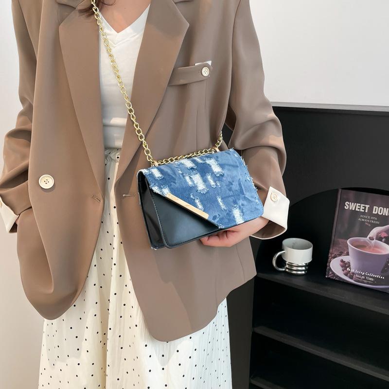 2025 spring new niche design casual shoulder bag women's bag tide this year popular contrasting color messenger small square bag