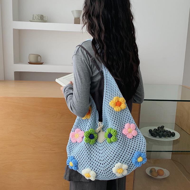 2026 Women's One-Shoulder Tote: Large Capacity, Three-Dimensional Floral Hollow Woven Design