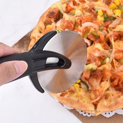 Hot Sale Stainless Steel Black Abs Handle Pizza Wheel Cutter With Protective Cover