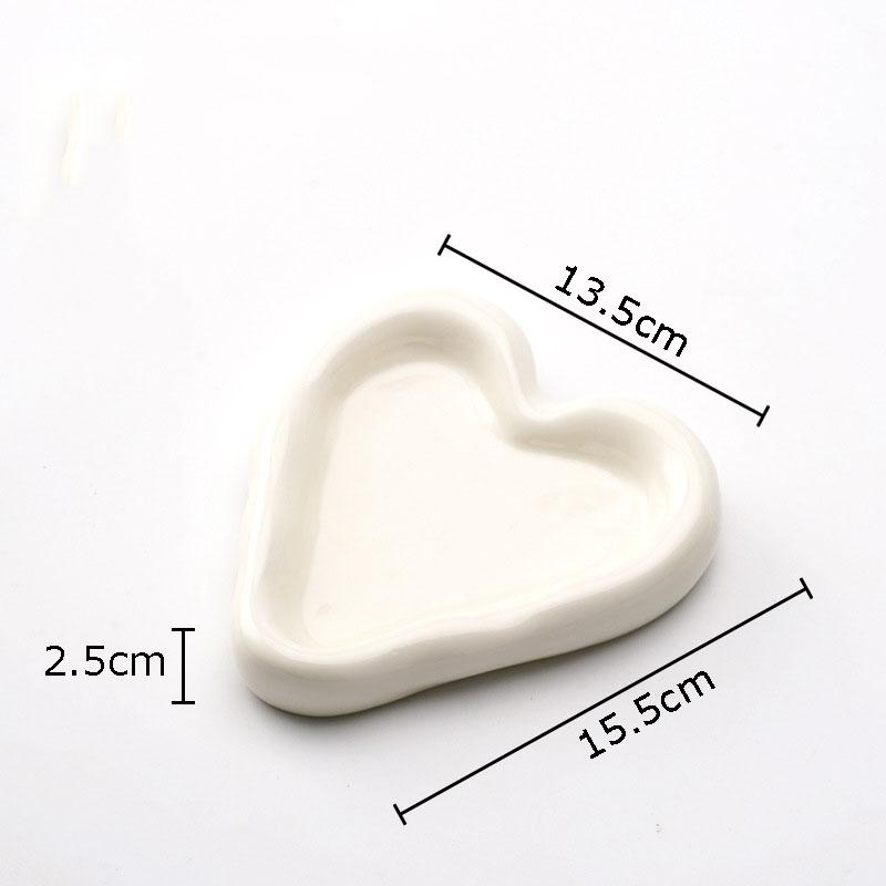 

Heart Shaped Ceramic Tray Jewelry Stand Earrings Hanging Board Necklace Decorative Tray Dressing Table Jewelry Display Plate off білий колір