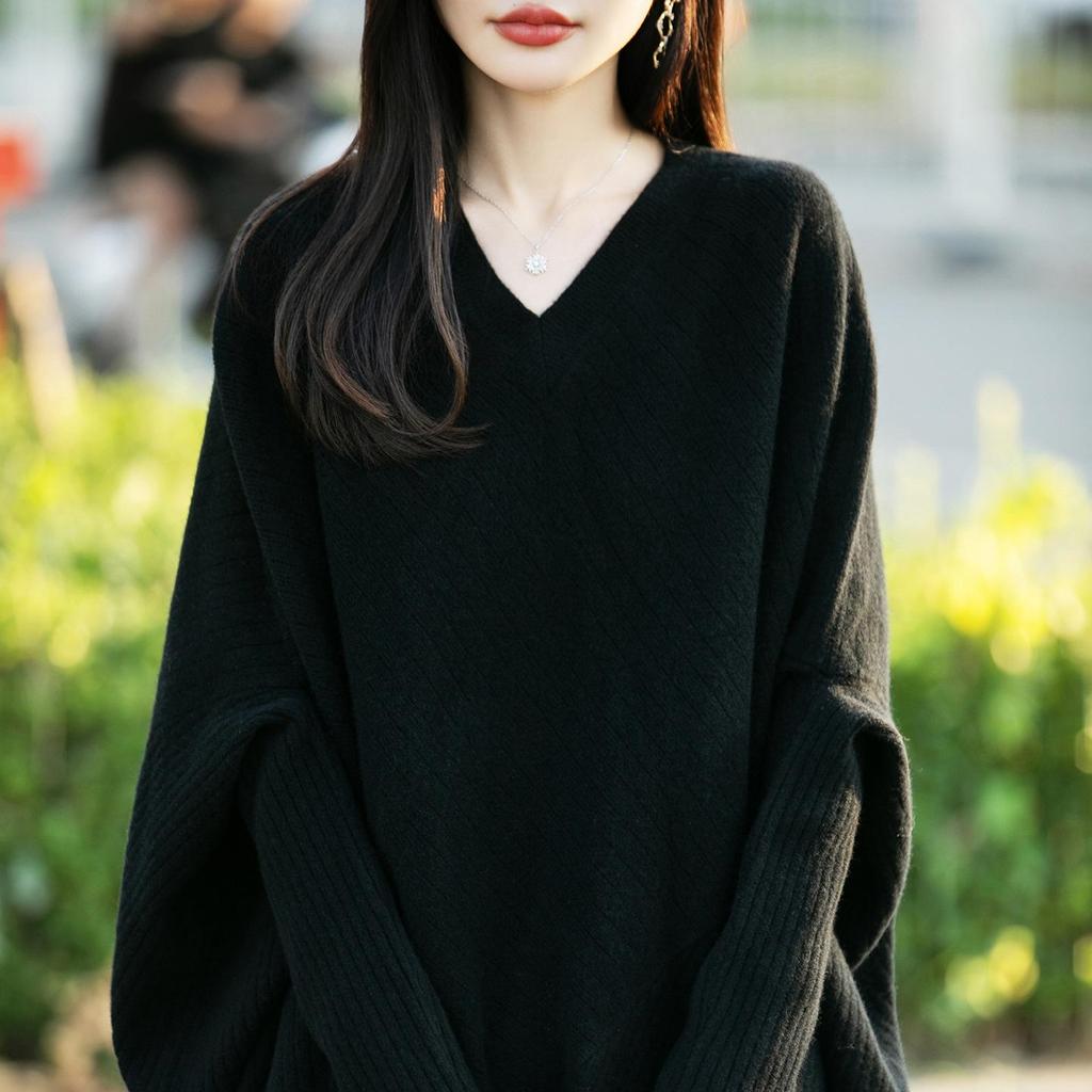 Elegant V-Neck Women's Wool Sweater - Autumn/Winter Fashion: Versatile and Stylish Loose Fit