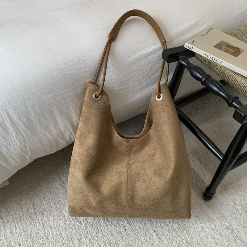 Commuter large-capacity tote bag women's 2025 new trendy autumn and winter high-end retro shoulder bag fashionable women's bag