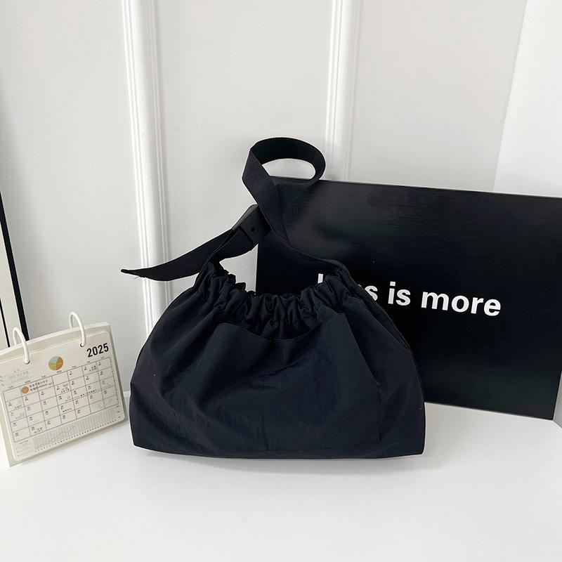 Large Capacity Crossbody Bag Women's Pleated Lightweight Shoulder Bag Underarm Bag