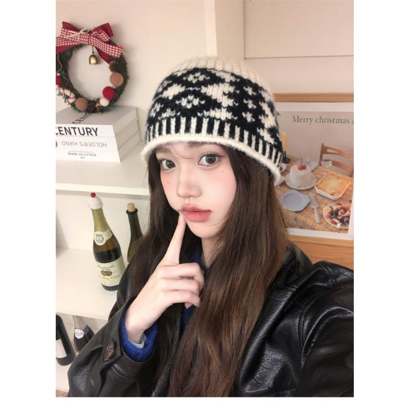 Autumn and Winter Retro Diamond Plaid Wool Hat for Women Fashion Niche Knitted Hat Head Cold Hat Prevents Cold and Keeps Warm