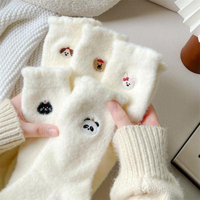 Autumn and Winter Plush Soft and Glutinous Socks for Women, Thickened with Fleece, Cute Cartoon Mid-calf Socks, High-end Warm Sleep Socks
