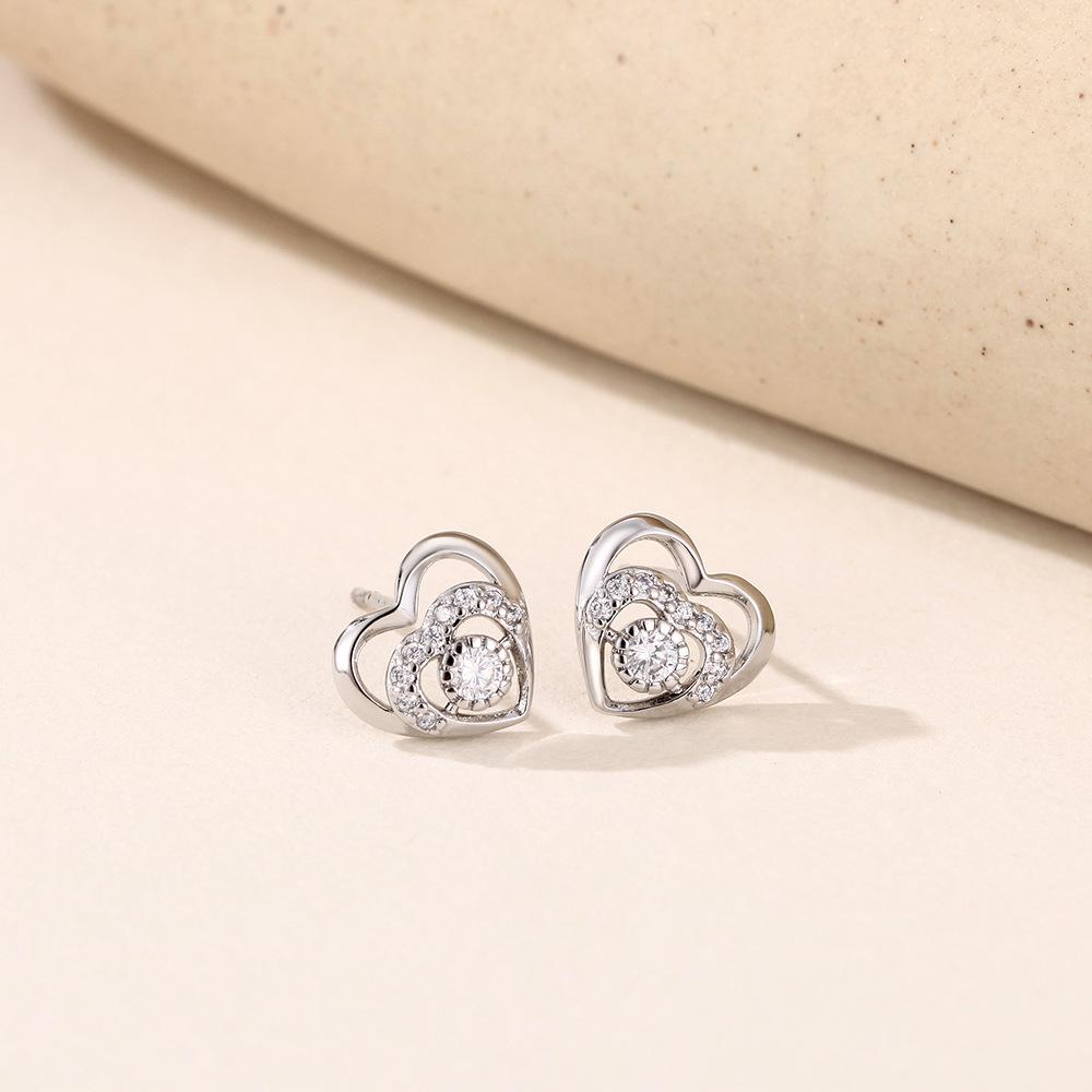 

Серьги-пусеты в форме сердца из 14-каратного золота с серебряными штифтами 925 пробы - Элегантный и роскошный дизайн