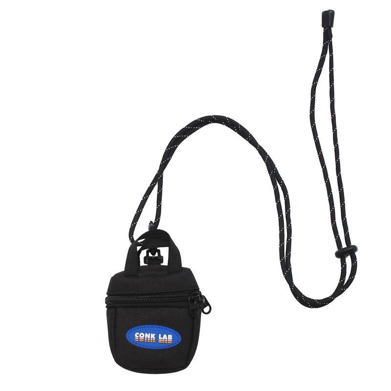 

2024 Модный уличный мини-кошелек кроссбоди в гонконгском стиле со шнурком и держателем для наушников чёрный