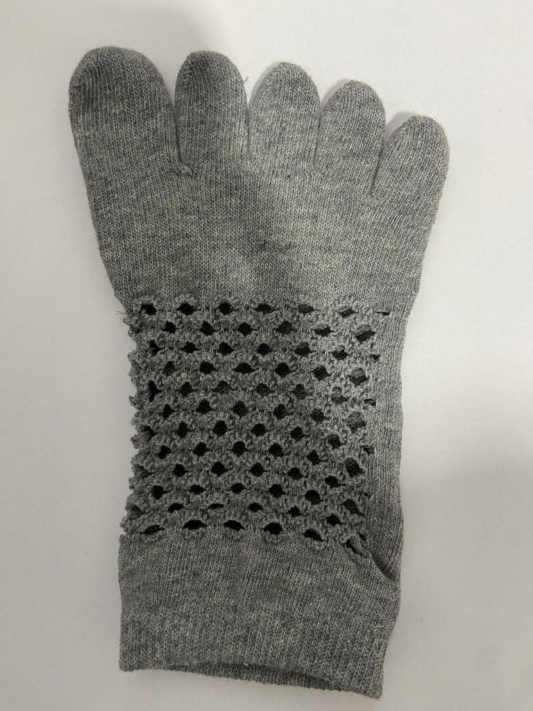Breathable Mesh Five-Finger Yoga Pilates Socks for All Seasons