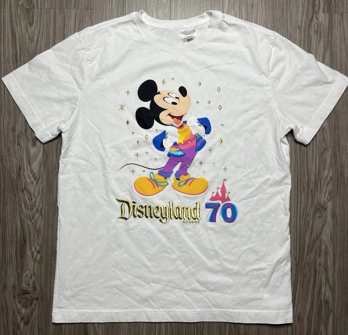 Футболка 70-летия Диснейленда 2025 года с Микки и друзьями, повторный выпуск S