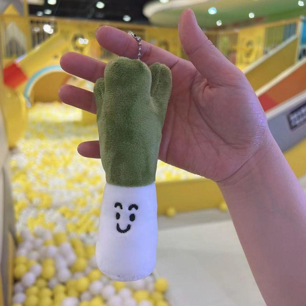 Green Onion Garlic Plush Keyring Garlic Vegetable Cartoon Design Key Holder  Birthday Gift