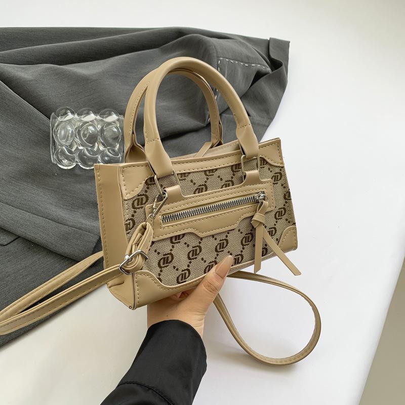 

Трендовая сумка с принтом в стиле ретро, новая коллекция осень 2025, модная, на плечо, кроссбоди, маленькая квадратная сумка хаки