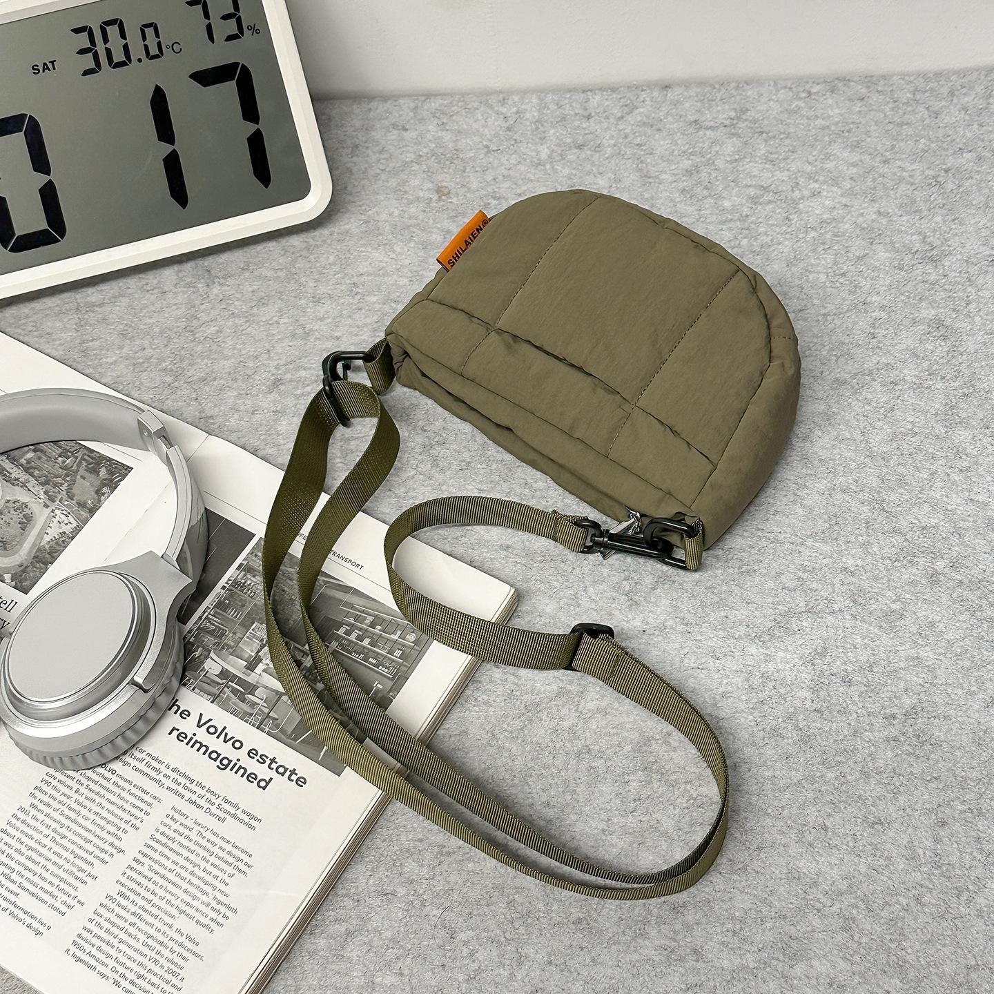 

2025 Fashion Lightweight Washable Casual Large Capacity Crossbody Shoulder Bag