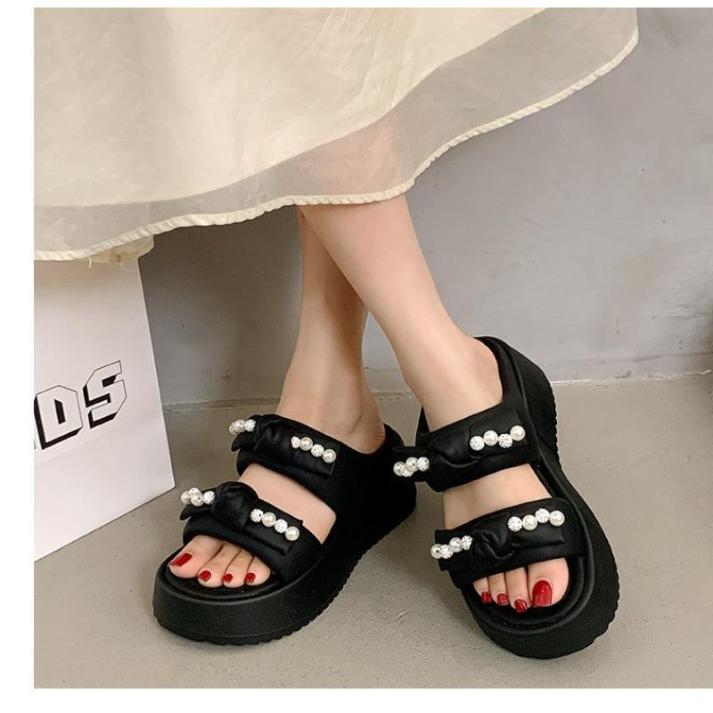 New Summer Super Thick-soled Cool Slippers Princess Style Pearl Women Wear One-word Beach Shoes Are Beautiful