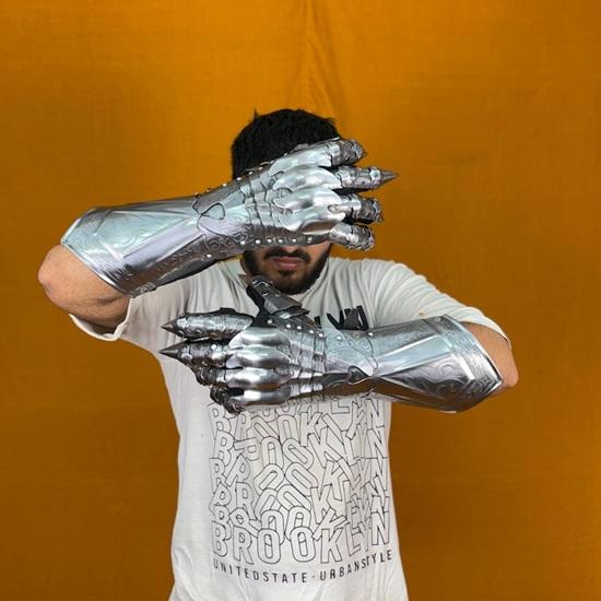 Nazgul-Inspired Etched Gauntlet Gloves  Medieval Costume Pair  Perfect Halloween Gift