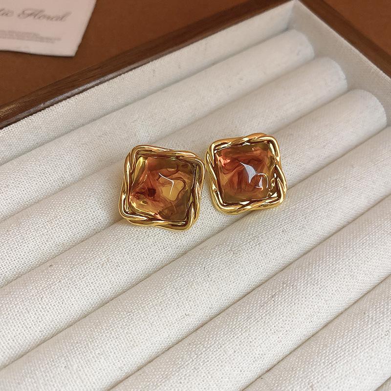 Gold Plated U-Shaped Retro Resin Ear Cuffs - Melaude Versatile Earrings for Women - Autumn/Winter Fashion Accessory