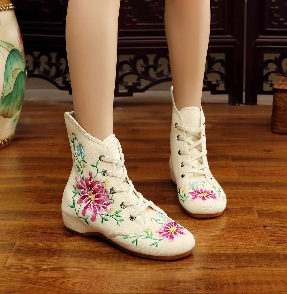 Fashion Ethnic Style Women Shoe Embroidery Shoes for Woman Casual Streetwear Sneaker Winter Warm Vintage Ladies Shoe Zapatillas De Mujer