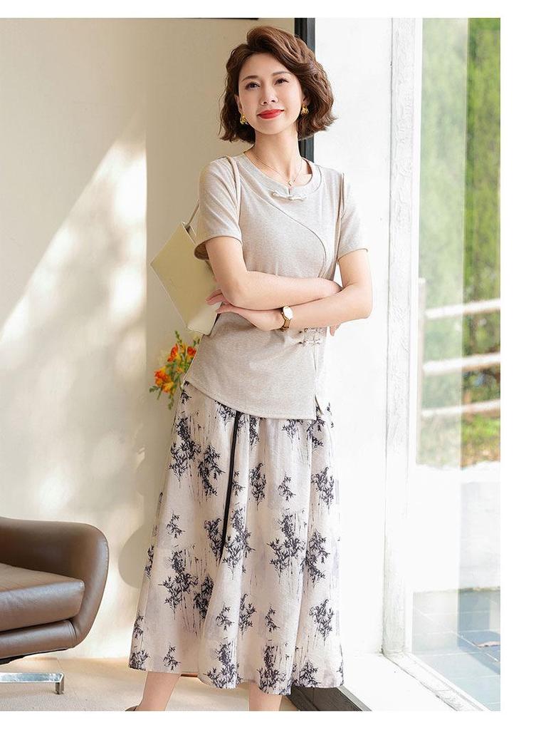 Elegant Summer 2026 Midi Skirt and Short-Sleeved T-Shirt Set for Middle-Aged and Elderly Women