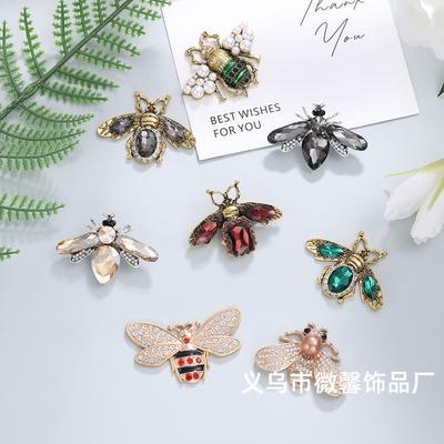 Small Fragrant Insect Doll Brooch, Baroque Diamond Bee Pin, Natural Accessories