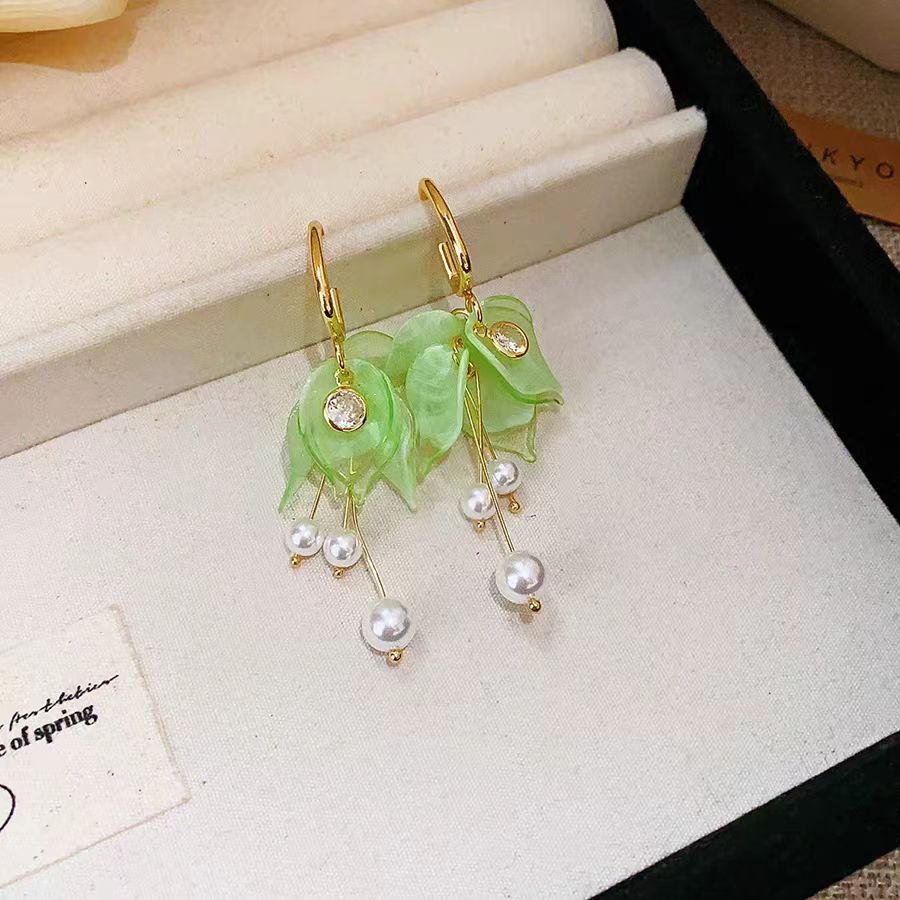 

Petals Pearl Fringe Earrings Sweet Vacation Elegant Unique S925 Silver Ear Wires зелений