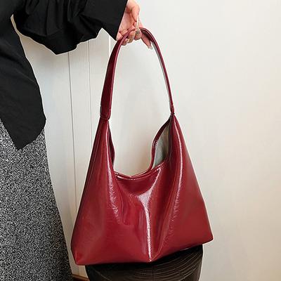 Sac rouge grande capacité pour femme, nouveau sac fourre-tout à bandoulière simple, texture rétro, tendance, polyvalent, décontracté