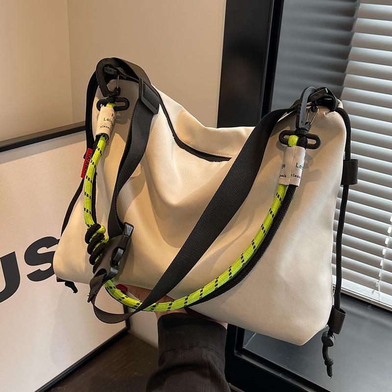 

Nylon cloth bag women s large-capacity new shoulder messenger bag Korean version of high-end commuter tote bag can print logo бежевый