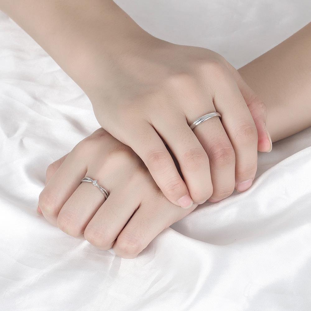 Mobius Intertwined Love Rings: Adjustable Couple Rings for Men and Women