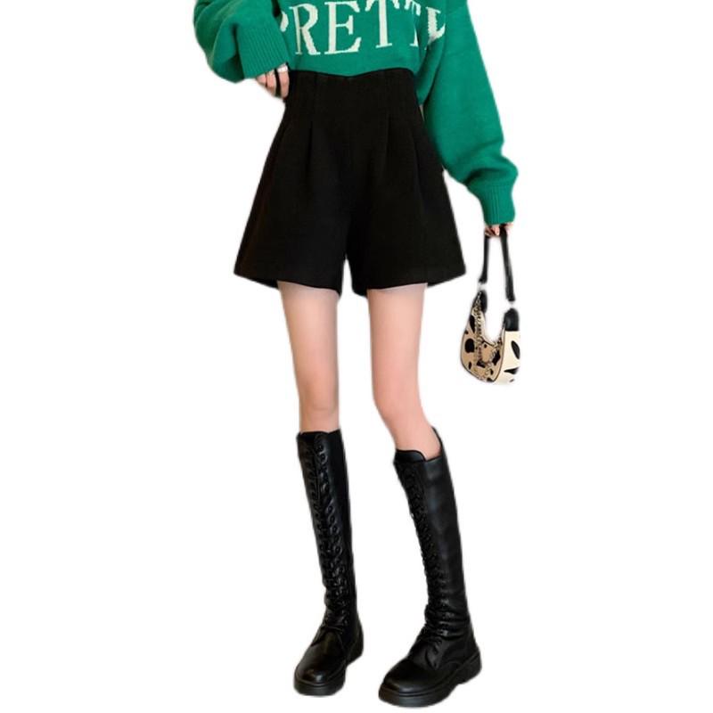 2024 New Plus Size A-Line Wide-Leg Wool Shorts: High-Waist Slimming Casual Pants for Early Autumn.