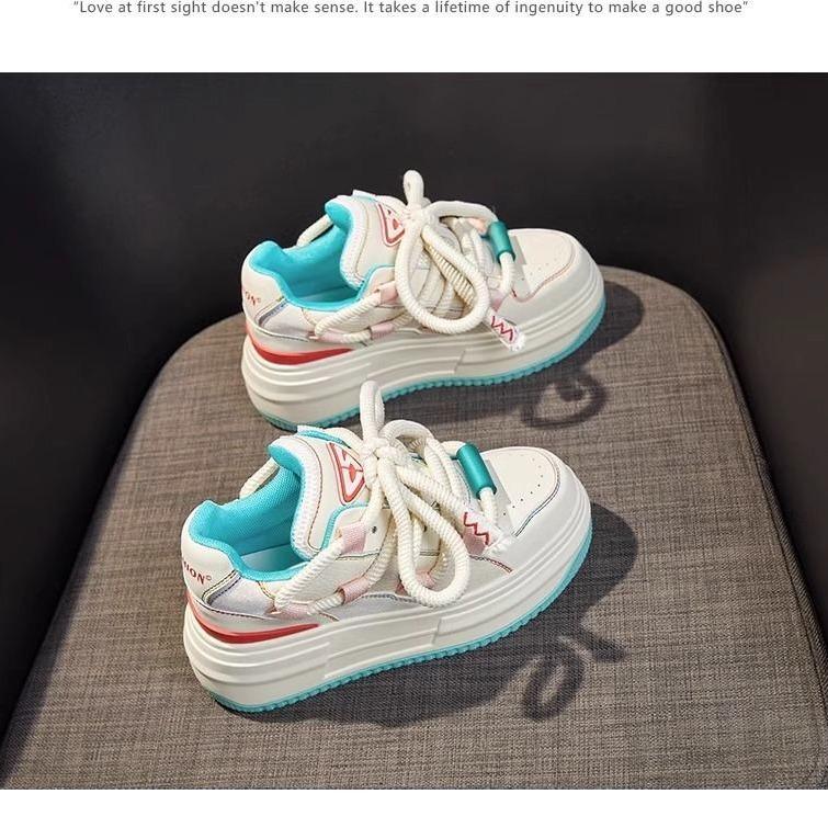 Versatile inner height-increasing little white shoes women's autumn new thick-soled muffin small sports and leisure board shoes