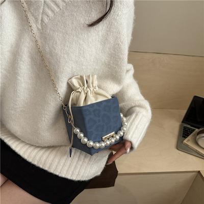 Feel Small Bag Women's 2025 New Pumping Belt Bucket Bag Women's Leisure Chain Bag Beaded Shoulder Messenger Bag