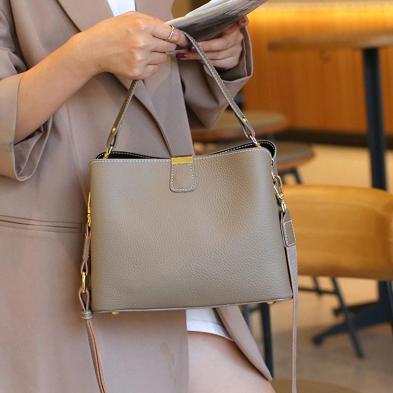 Luxury Genuine Leather Women's Bucket Bag 2026 Fashi Female Shoulder Bag Phe Makeup Handbag Commuter Crossbody Bag Daily