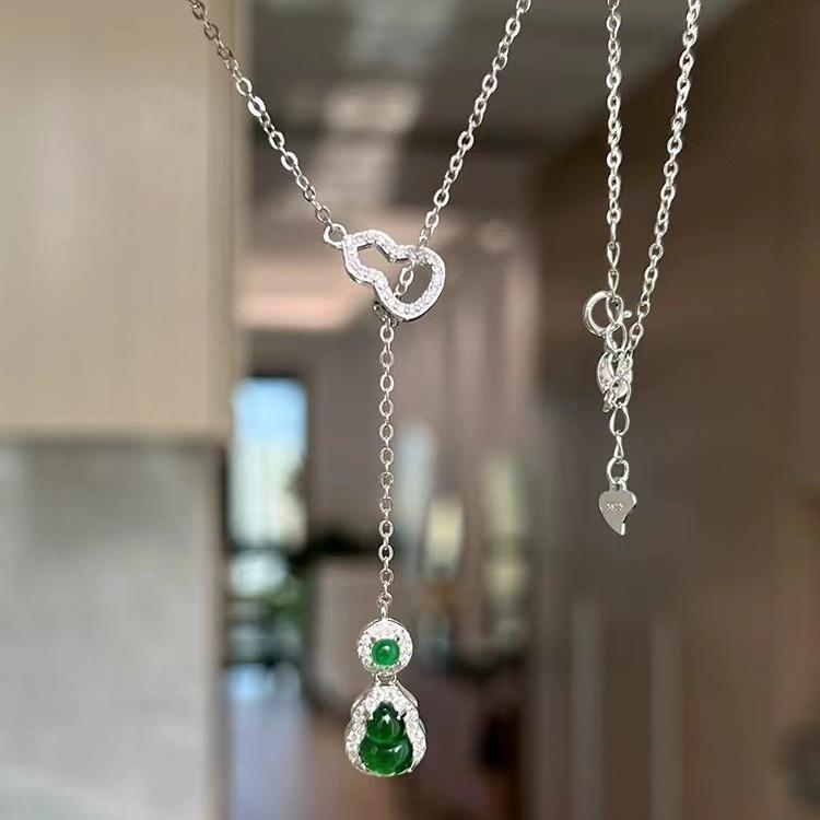 Yan Yu 2024 Double Ring Green Gourd Necklace: Chinese-Style Luxury Clavicle Chain for Women