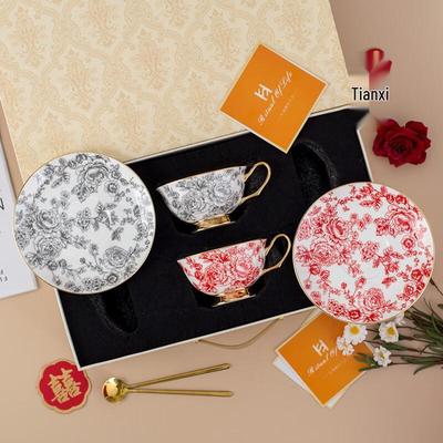 Schickes Keramik-Kaffeebecher-Set für frisch Verheiratete