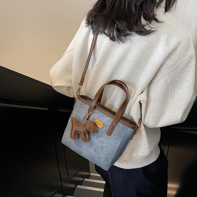 Retro Trendy Underarm Bag Women's 2025 Autumn and Winter New Fashionable Large-capacity Tote Bag Commuter Casual Women's Bag