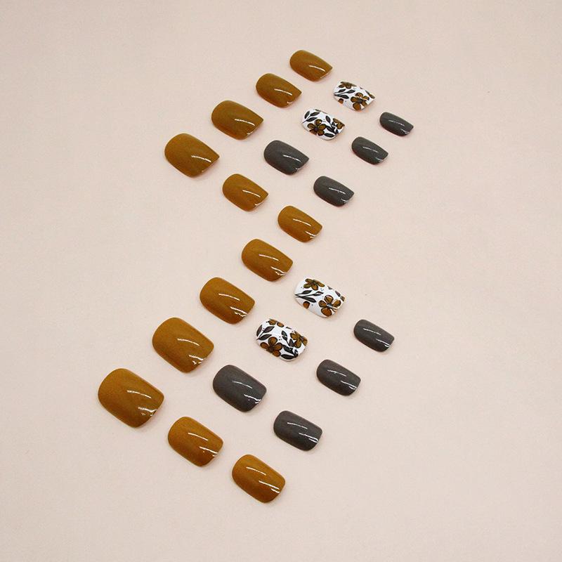 Short European Square Temperament Brown Coffee Winter White Retro Flower European And American Style Fake Nail Finished Nail Art