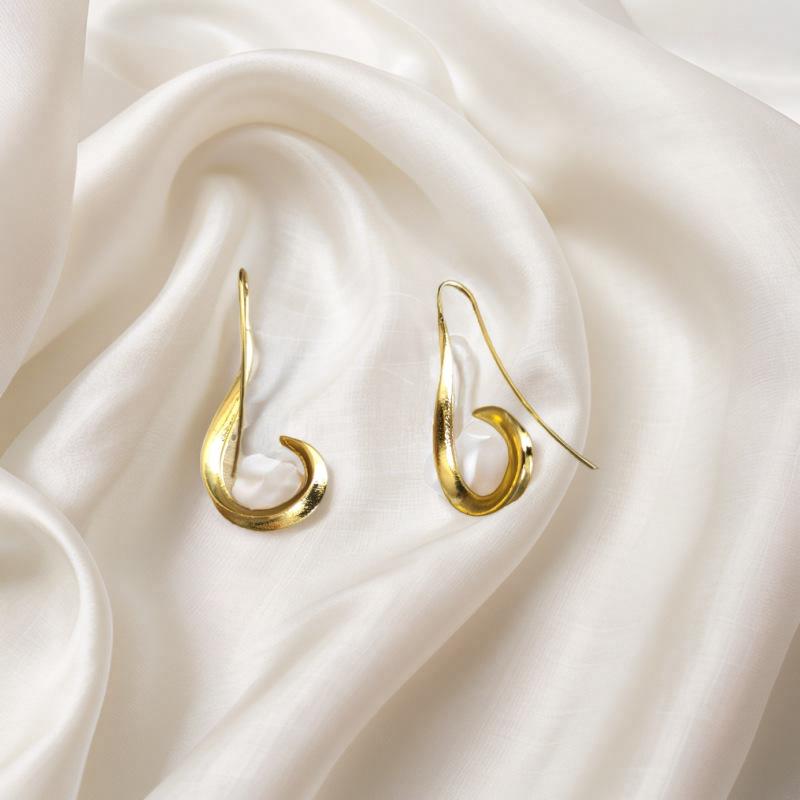 2024 Retro Geometric Ear Hooks 18K Gold Commuting Earrings - Trendy Fashion Jewelry